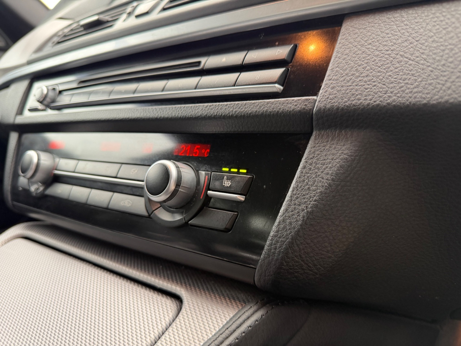 2016 BMW 5 Series - image 17