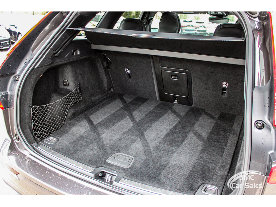 2022 Volvo XC60 - image 29