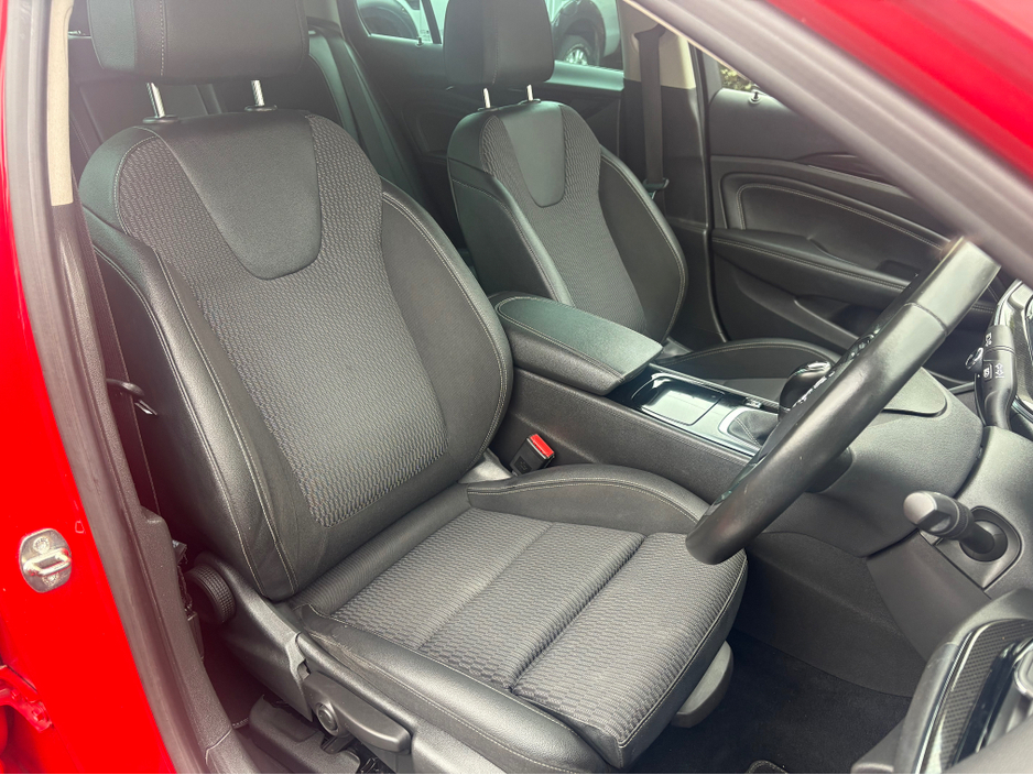 2018 Opel Insignia - image 12