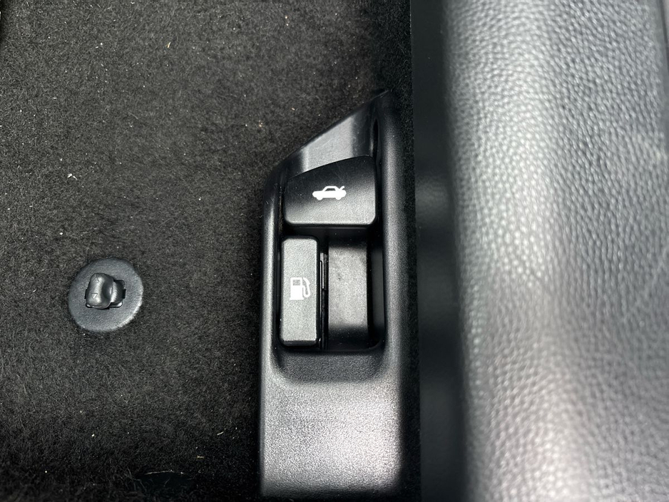 2023 Toyota Corolla - image 22