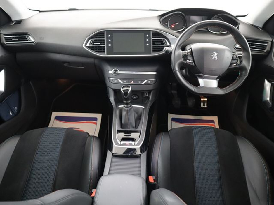 2020 Peugeot 308 - image 17