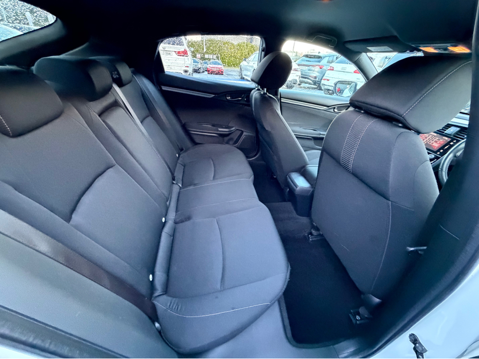 2017 Honda Civic - image 29