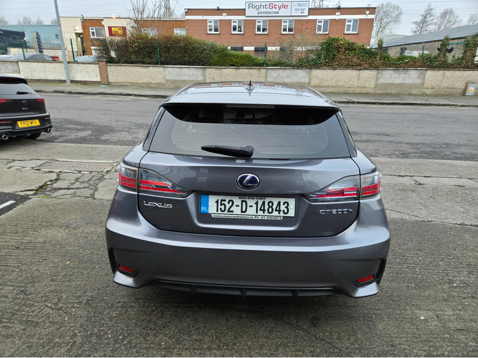2015 Lexus CT 200 h - image 7