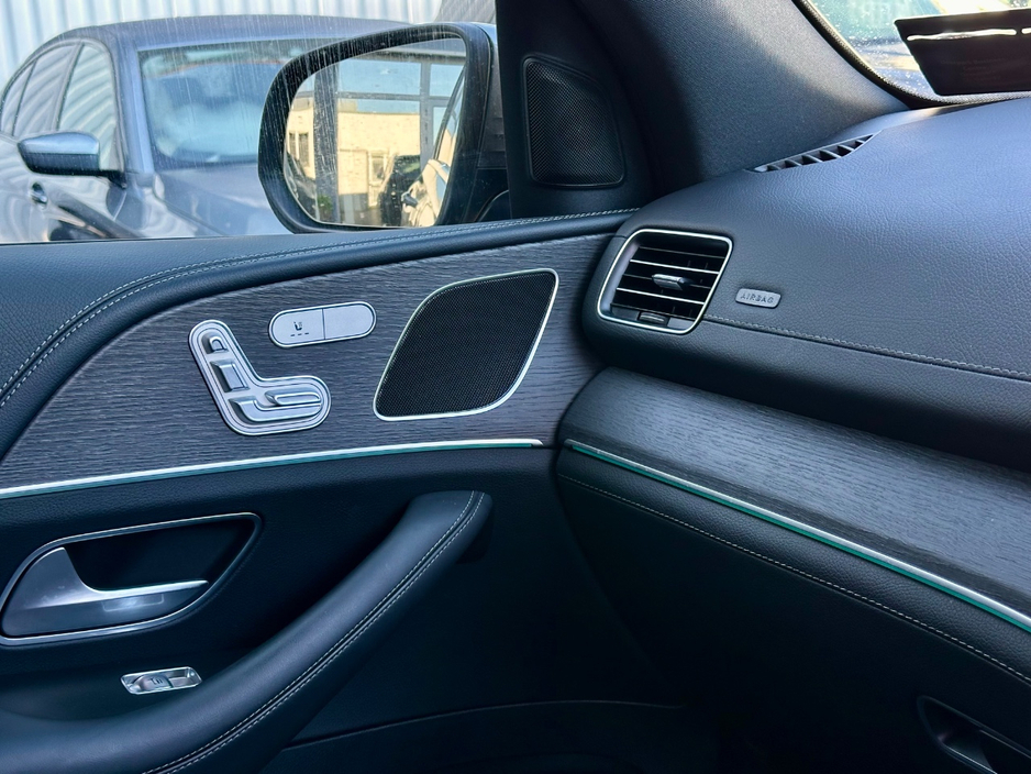 2022 Mercedes-Benz GLE Class - image 9