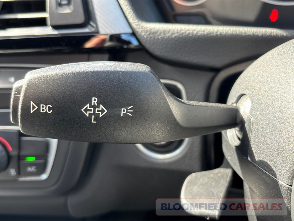 2015 BMW 3 Series - image 28