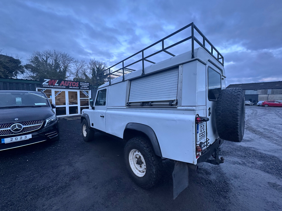 2012 Land Rover Defender - image 9