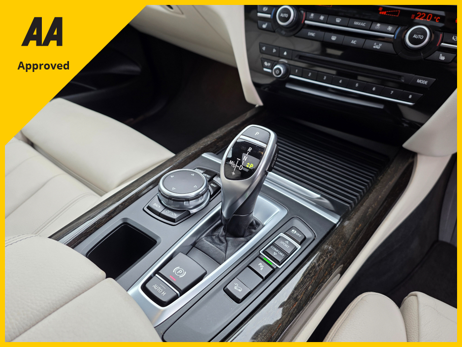 2015 BMW X5 - image 18