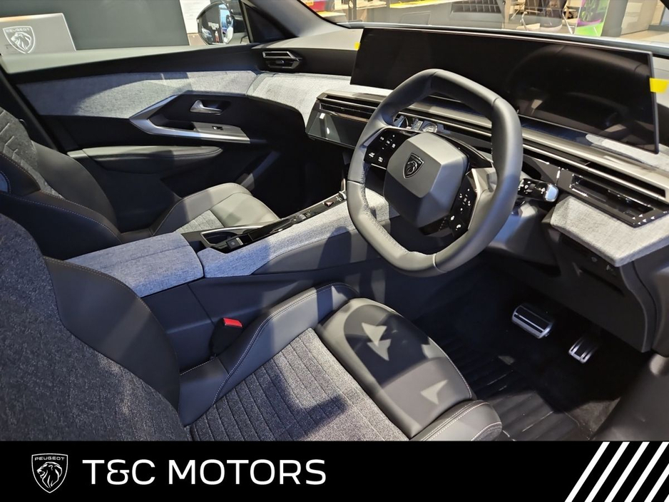 2026 Peugeot 3008 Allure 73kWh 527KMs Range, *Heated Front Seats* Front & Rear Sensors with Camera, Heated Steering Wheel, Wireless Apple Carplay & Android Auto. €48,495