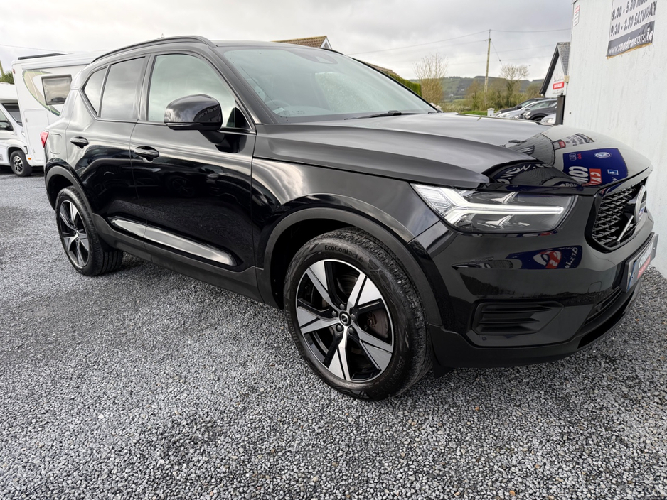 2022 Volvo XC40 - image 24