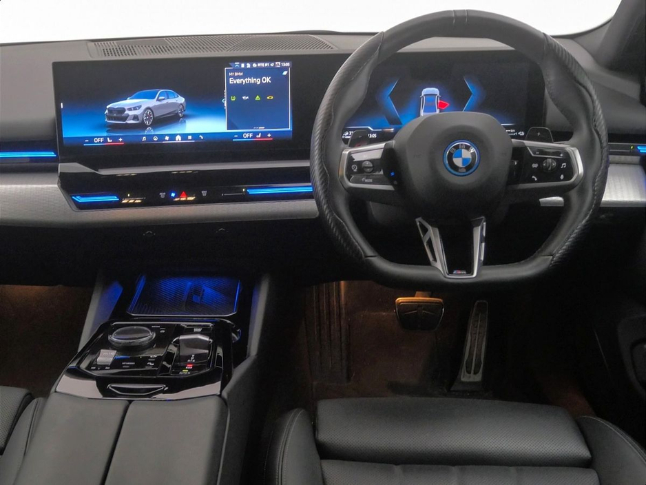 2024 BMW 5 Series - image 5
