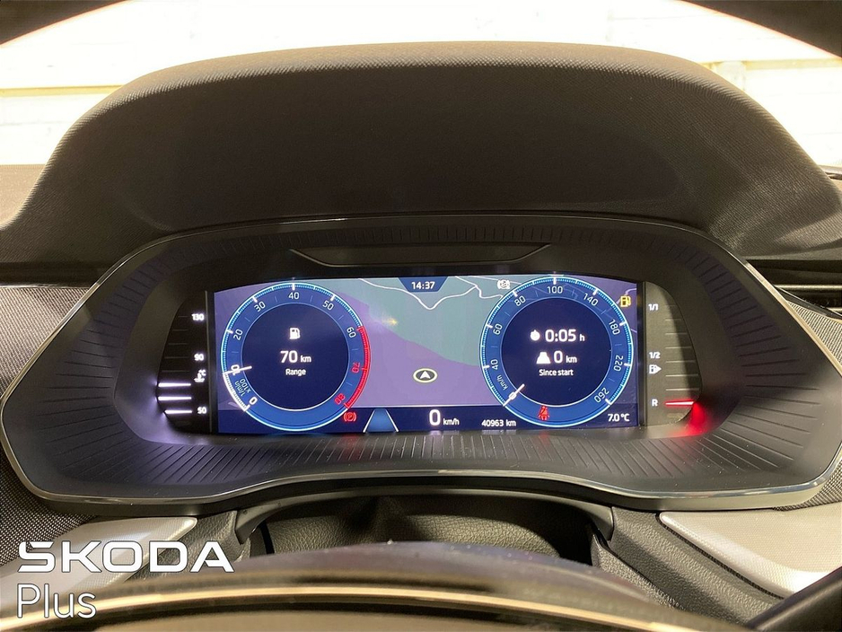 2023 Skoda Octavia - image 13