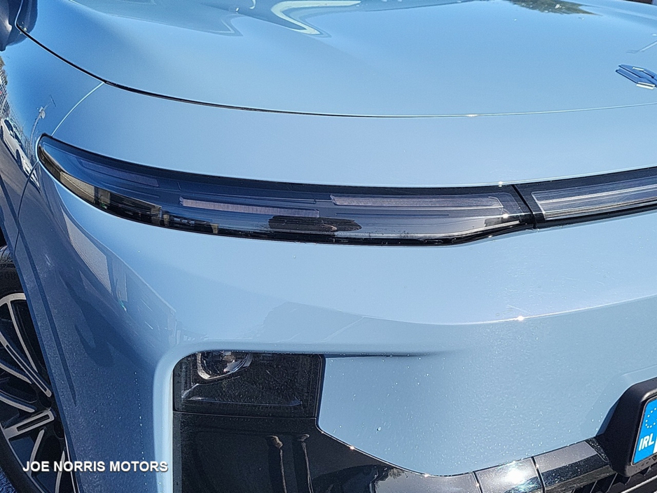 2026 Leapmotor B10 - image 14