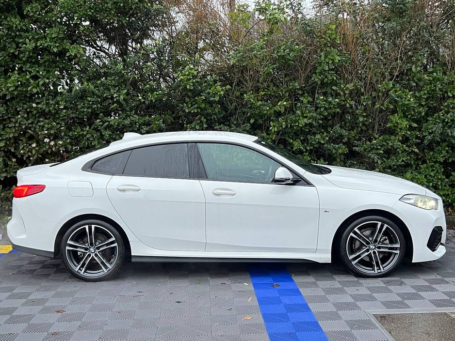 2020 BMW 2 Series 218d M-SPORT 2.0 // VERY LOW MILEAGE // FULL SERVICE HISTORY// AMBIENT LIGHTING PACK €29,900