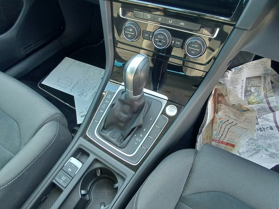 2017 Volkswagen Golf  €17,950