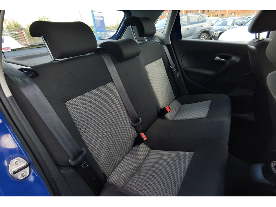 2013 Volkswagen Polo - image 10