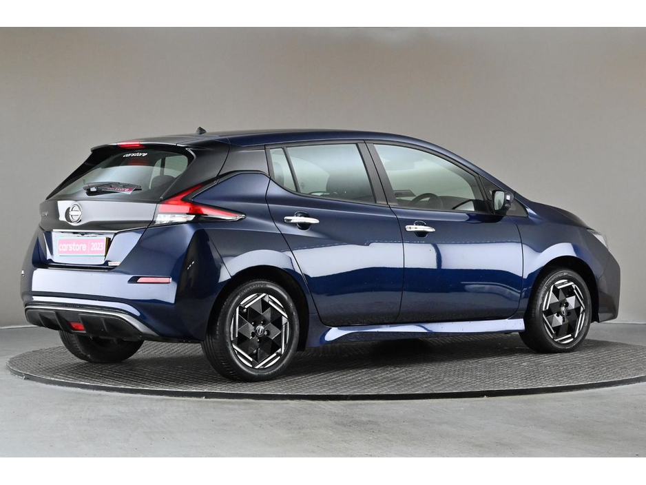 2023 Nissan Leaf - image 9