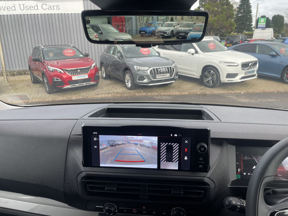 2025 Opel Vivaro - image 17