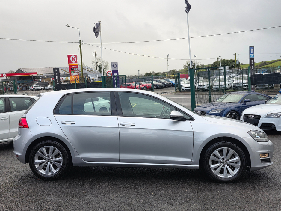2015 Volkswagen Golf 1.2 TSI COMFORTLINE - REVERSE CAMERA - MULTIFUNCTION STEERINE WHEEL ALLOYS LOW TAX BAND €12,950