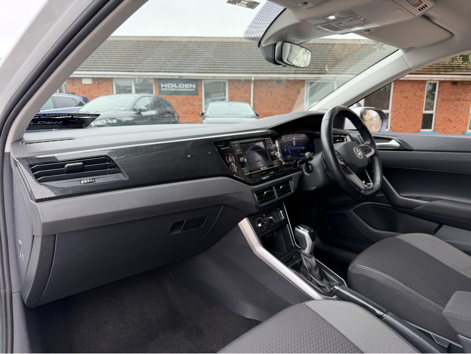 2023 Volkswagen Taigo - image 25