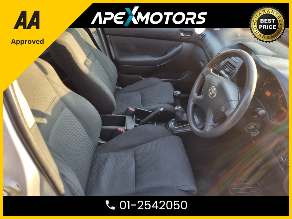 2005 Toyota Avensis - image 12