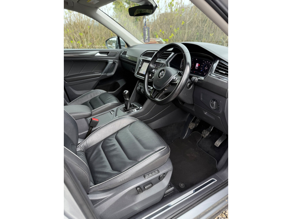 2020 Volkswagen Tiguan - image 8