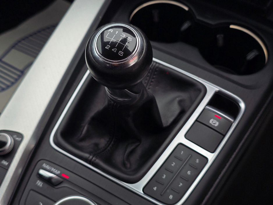 2016 Audi A4 - image 22