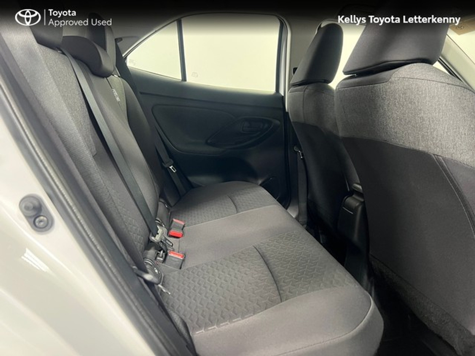 2022 Toyota Yaris Cross - image 11