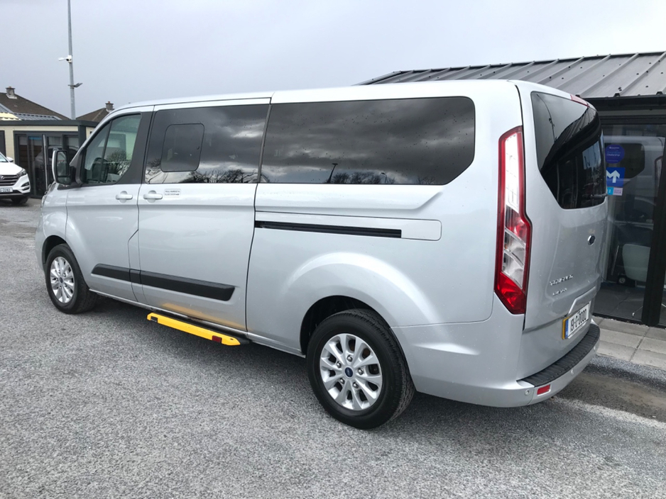 2019 Ford Tourneo - image 5