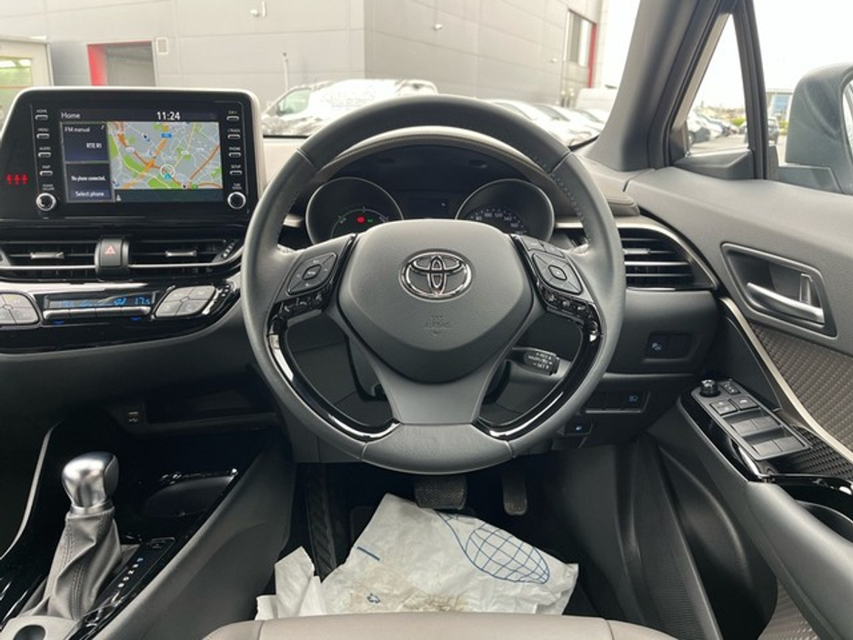 2022 Toyota C-HR - image 9