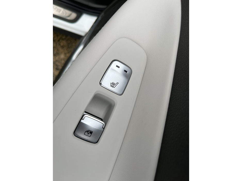 2022 Hyundai Santa Fe 7 SEATER EXECUTIVE PLUS AUTOMATIC 2.2 DIESEL //MASSIVE SPEC//KRELL SOUND SYSTEM//HEATED AND COOLED SEATS//FULL LEATHER ELECTRIC SEATS// €39,950