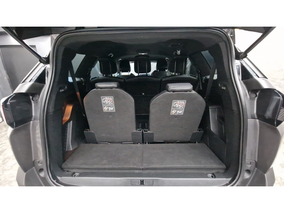 2023 Peugeot 5008 - image 18