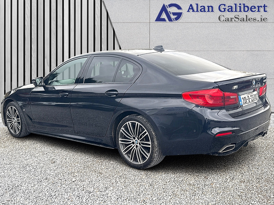 2020 BMW 5 Series - image 2