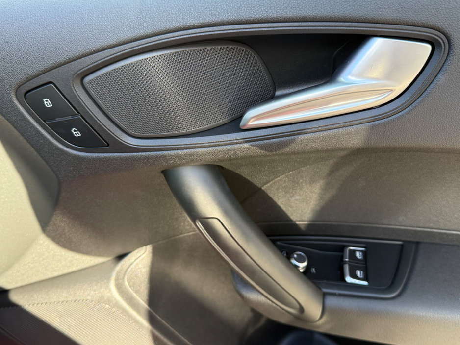 2016 Audi A1 - image 17