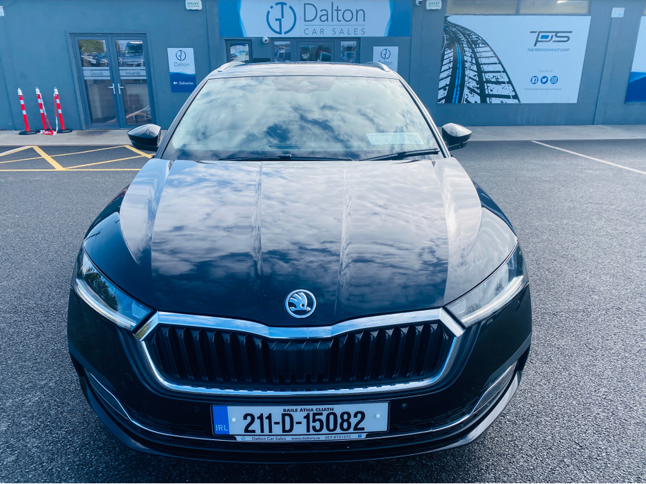 2021 Skoda Octavia - image 2