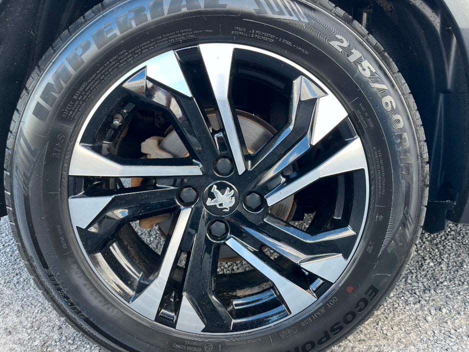 2021 Peugeot 2008 - image 7