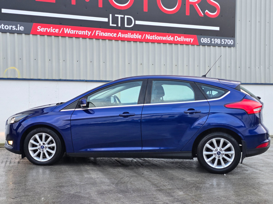 2016 Ford Focus - image 11