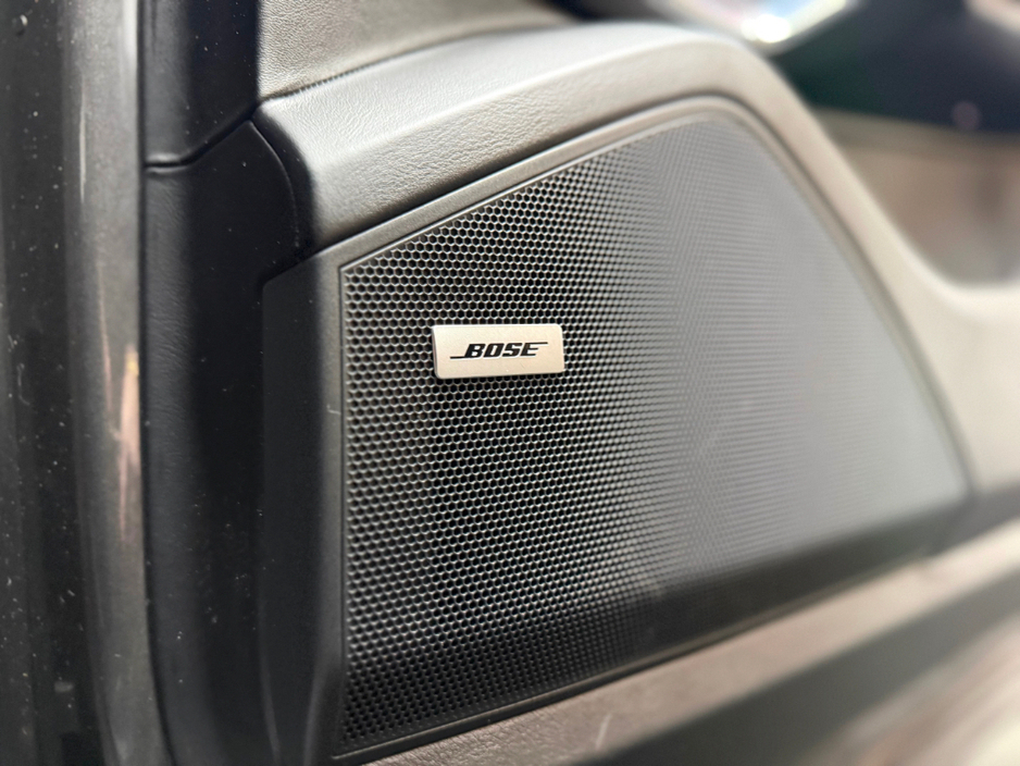 2020 Porsche Cayenne - image 23