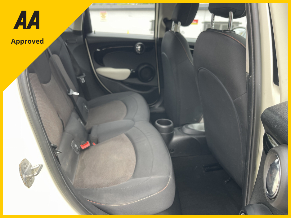 2018 MINI Cooper - image 4