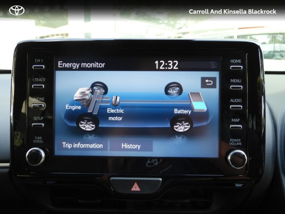 2022 Toyota Yaris Cross Hybrid Luna Sport €28,950