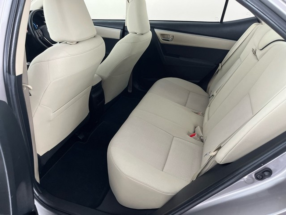 2015 Toyota Corolla - image 7