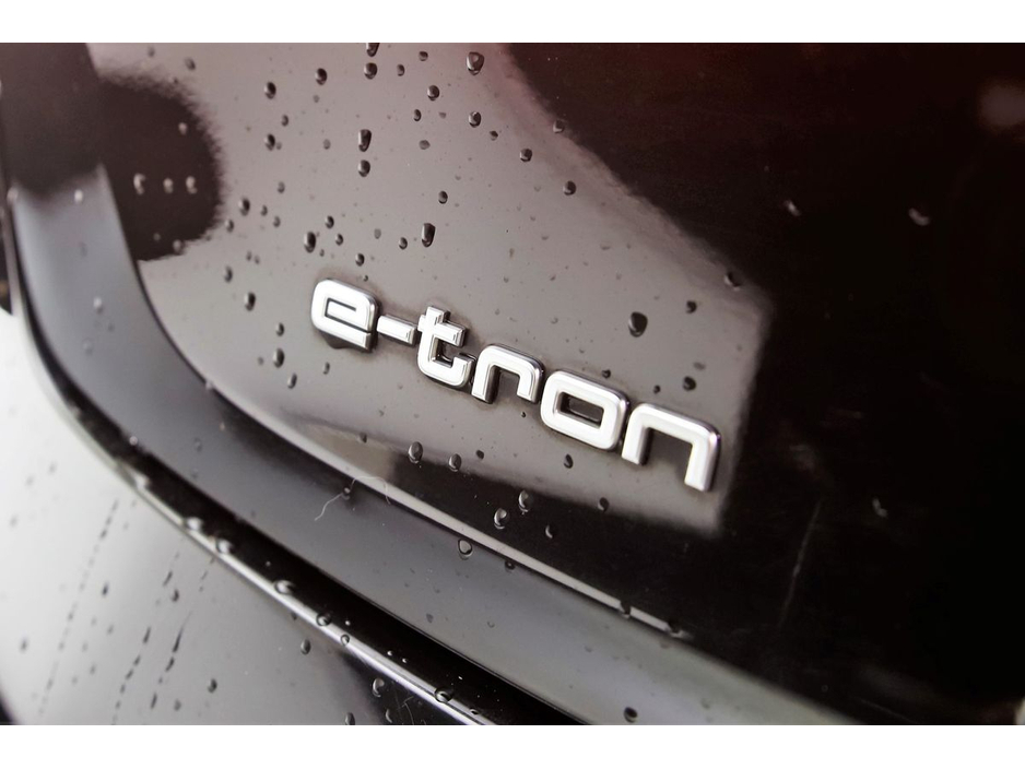 2020 Audi e-tron - image 25