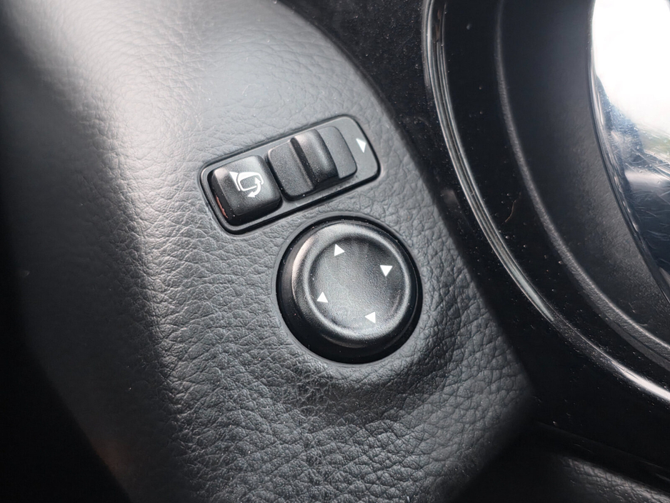 2016 Nissan Qashqai - image 24