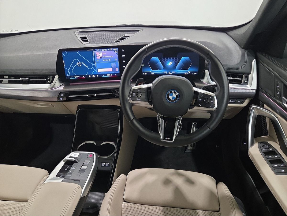 2024 BMW iX1 - image 6