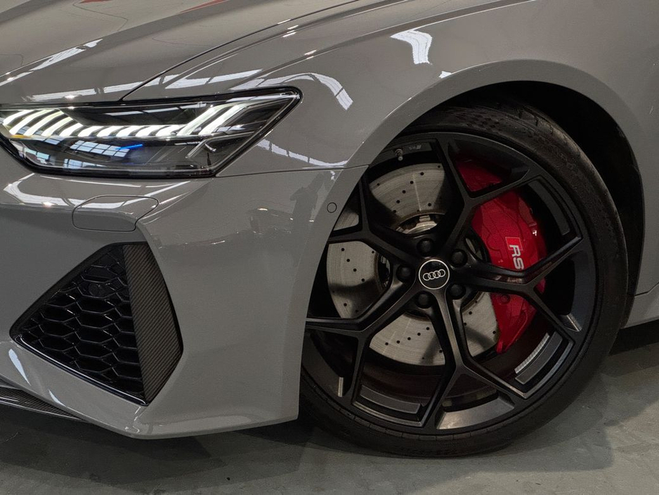 2024 Audi RS6 - image 8