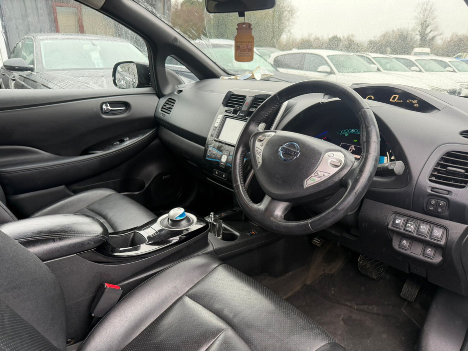 2013 Nissan Leaf - image 16
