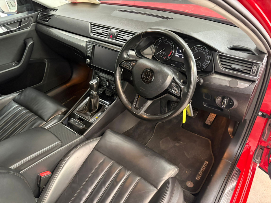 2017 Skoda Superb - image 9