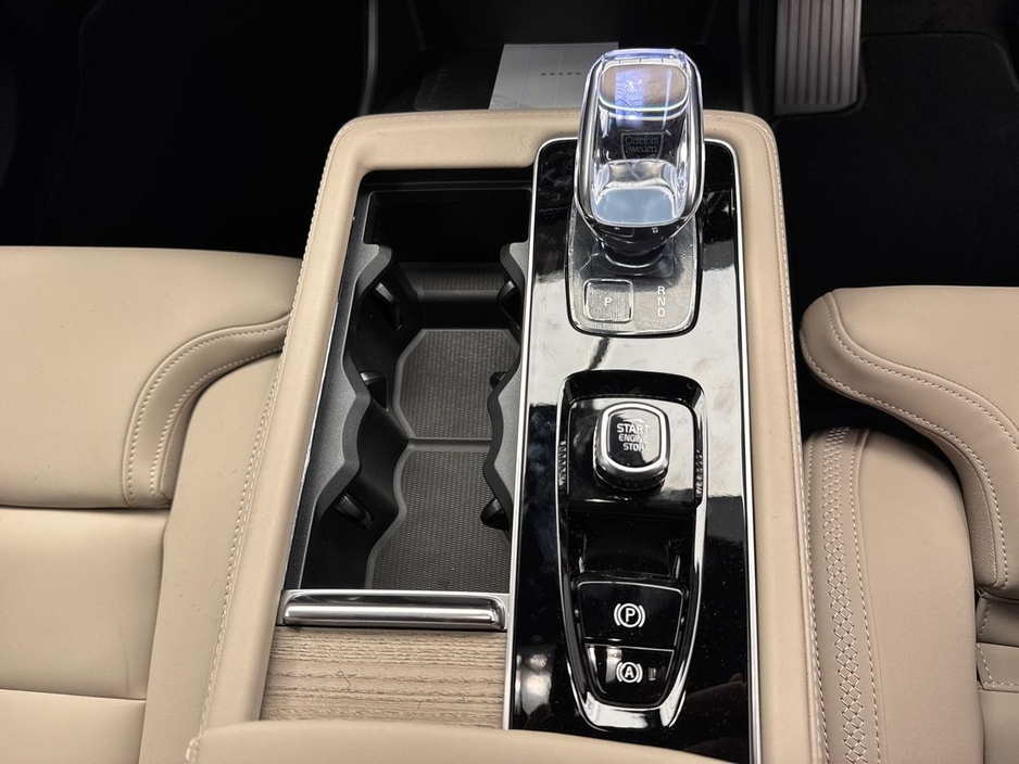 2026 Volvo XC90 - image 16