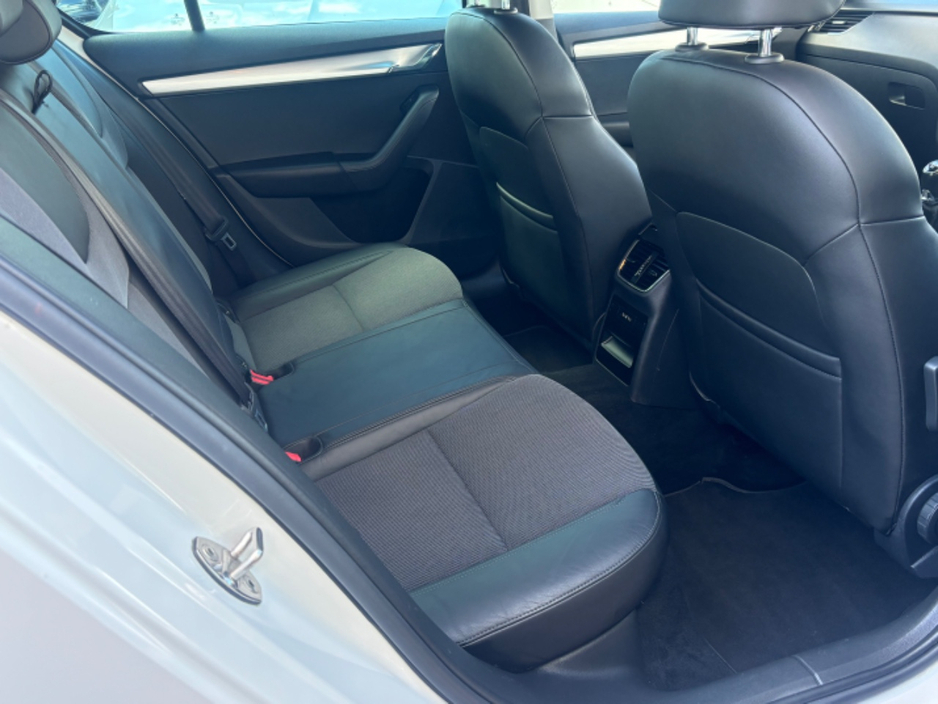 2019 Skoda Octavia - image 9