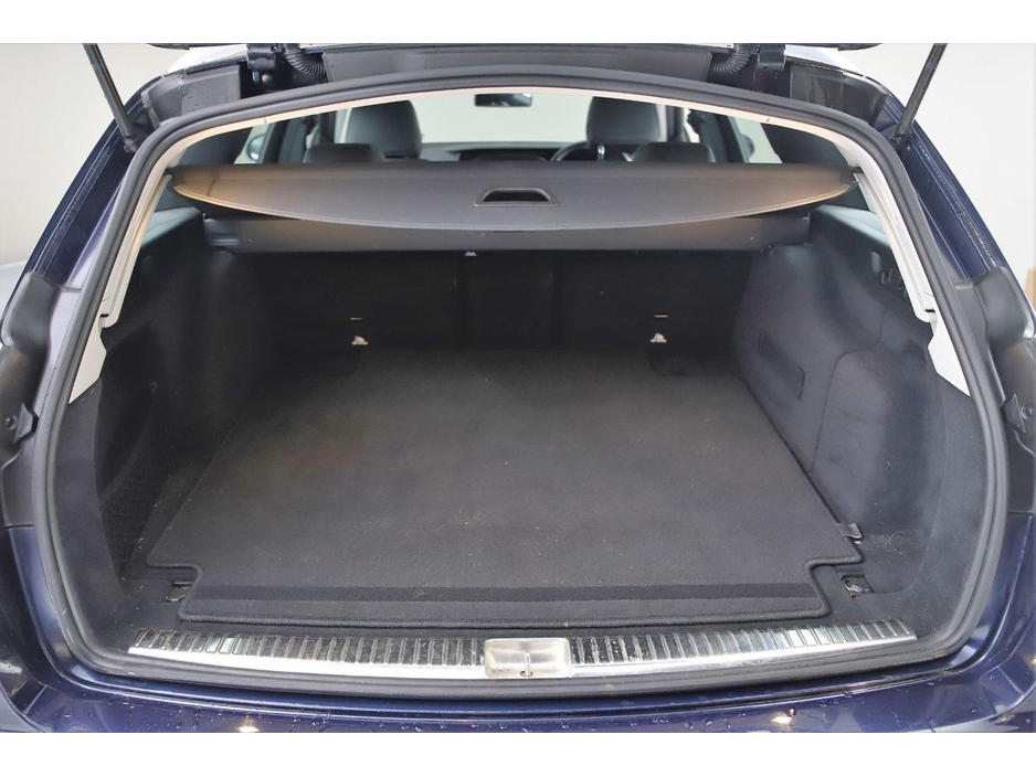 2020 Mercedes-Benz E Class E220 CDI ESTATE €28,890