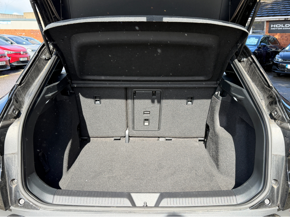 2023 Volkswagen ID.4 - image 22